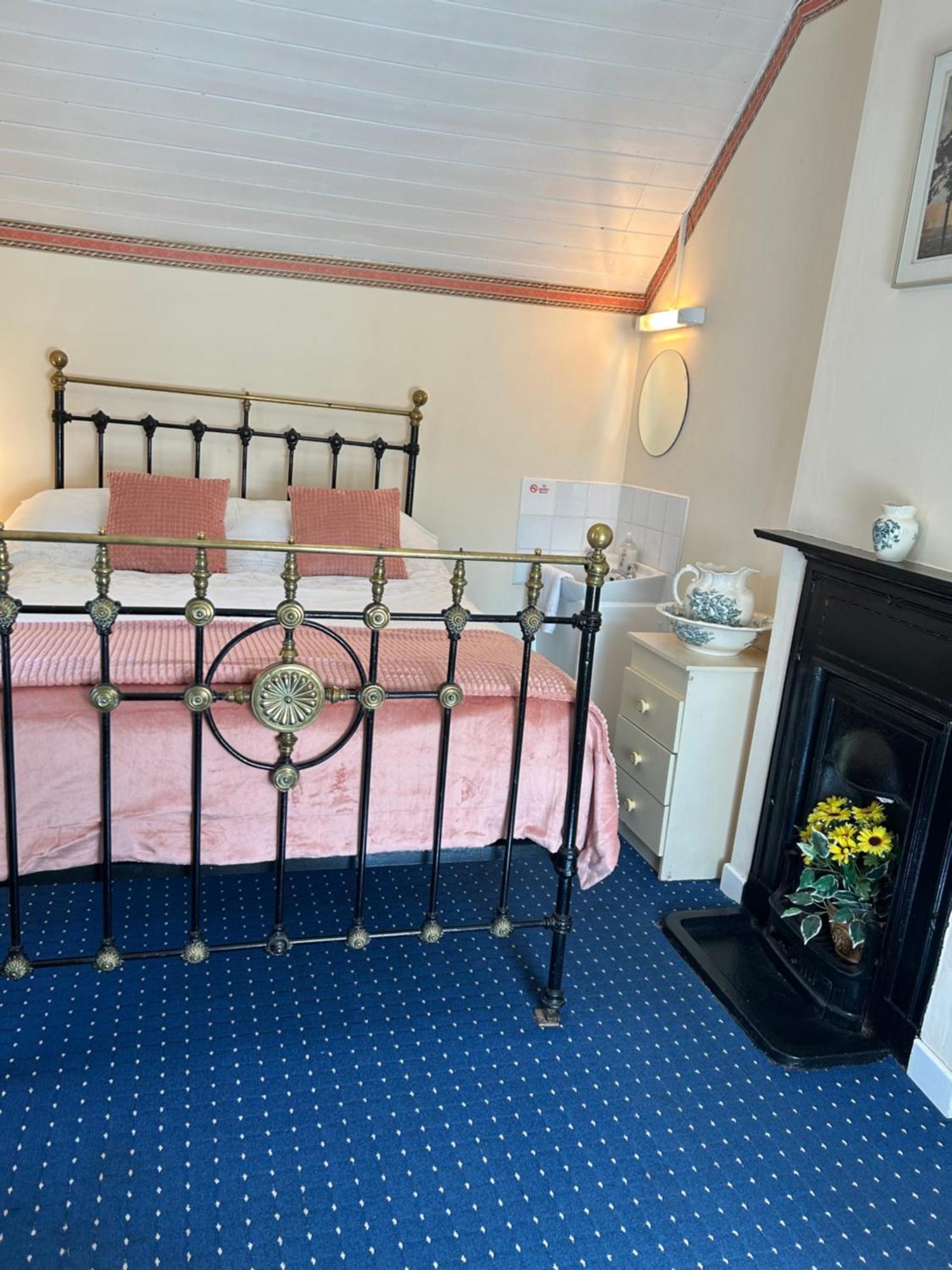 Cummins Cottages Ballycrossaun ภายนอก รูปภาพ