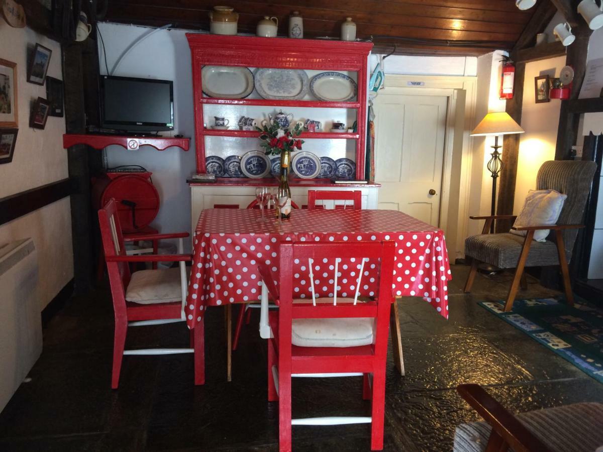 Cummins Cottages Ballycrossaun ภายนอก รูปภาพ